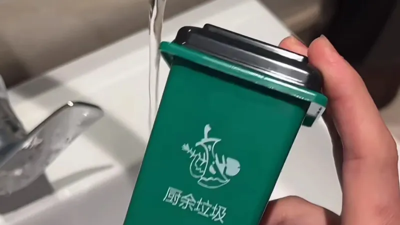 Хватит дарить свечи! Эта мусорка — лучший подарок-розыгрыш года