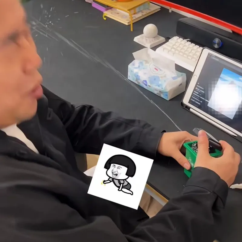 创意迷你滋水垃圾桶 搞怪整蛊玩具小水枪 愚人节恶搞送朋友礼物