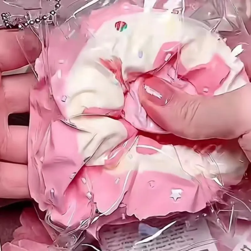 仿真草莓奶油蛋糕捏捏叫解压玩具 超慢回弹发泄感官玩具