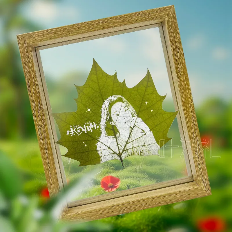 定制树叶雕刻艺术品 | 个性化照片雕刻于天然悬铃木叶片上 | 带框纪念礼品