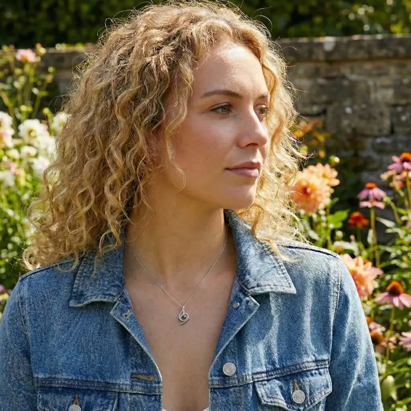 Collier personnalisé « Grâce et beauté » avec pendentif photo en argent S925 et projection de courbes